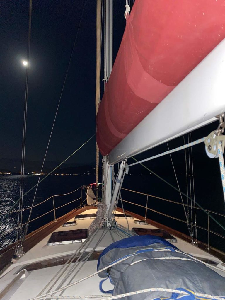convoyage de nuit de votre bateau par skipper professionnel
